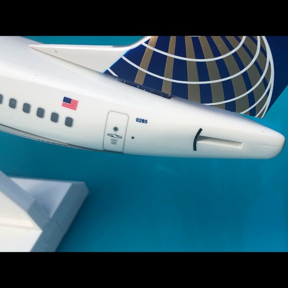 🇺🇸✈️Boeing 737 Airplane Model : United Airlines - Picture 8 of 11